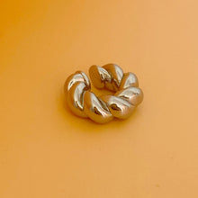 Cargar imagen en el visor de la galería, Earcuff Trenzado
