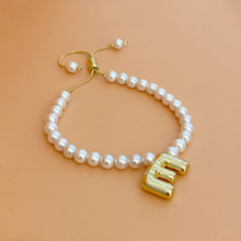 Cargar imagen en el visor de la galería, Pulsera Perlas Inicial Chunky
