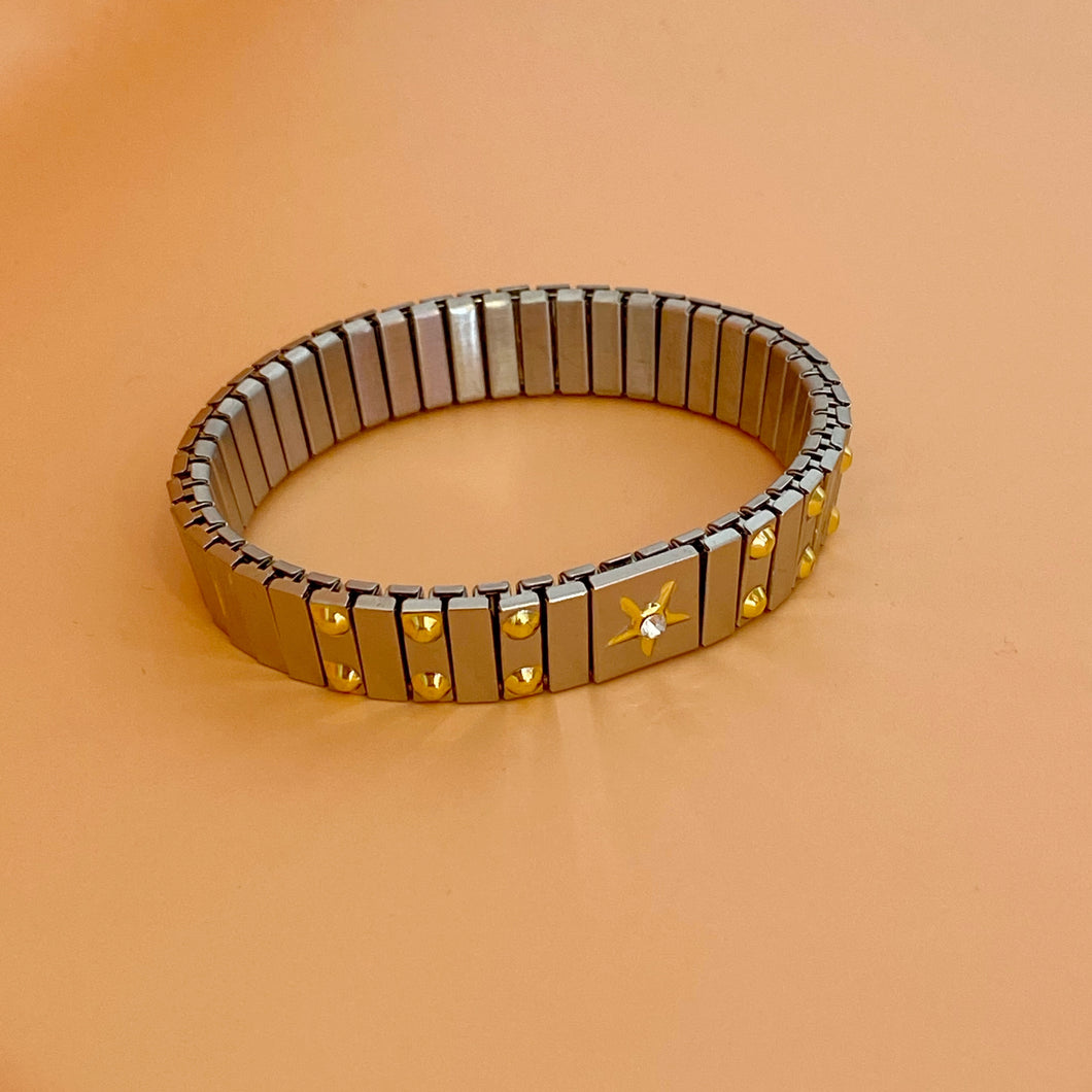Brazalete plateado estrella zirc