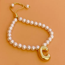 Cargar imagen en el visor de la galería, Pulsera Perlas Inicial Chunky
