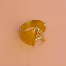 Cargar imagen en el visor de la galería, Anillo Dorado Inicial Slim
