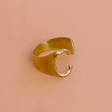 Cargar imagen en el visor de la galería, Anillo Dorado Inicial Slim
