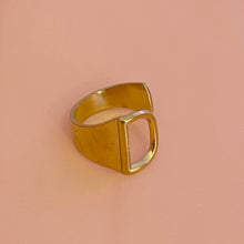 Cargar imagen en el visor de la galería, Anillo Dorado Inicial Slim
