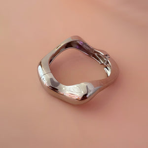 Brazalete Curva Plateado