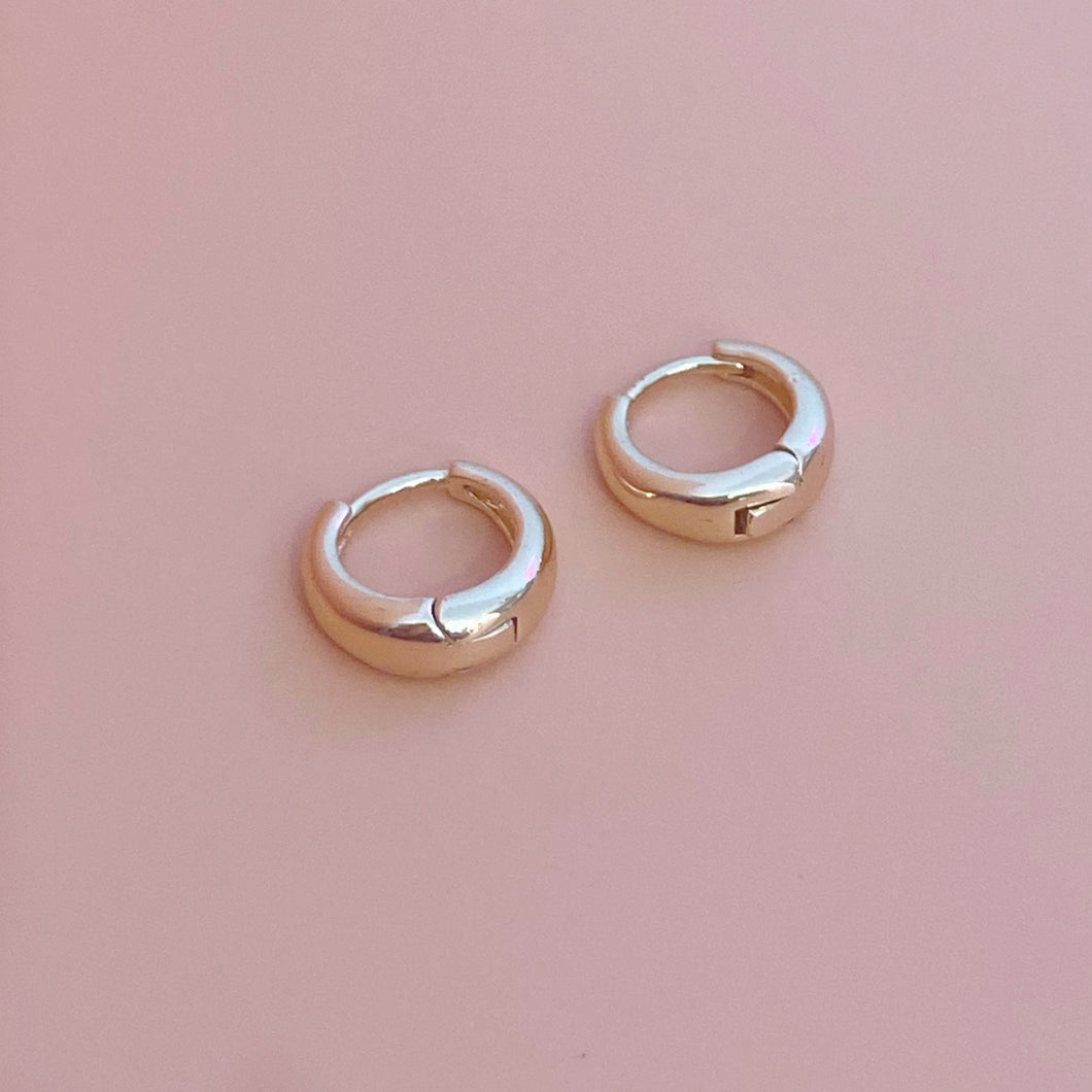 Huggie rose gold lisa ch