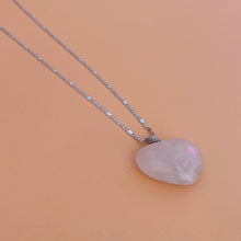 Cargar imagen en el visor de la galería, Collar cuarzo corazón
